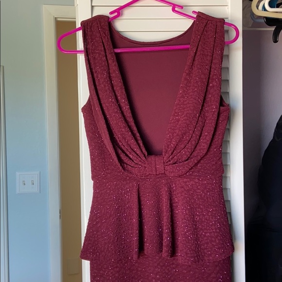 Beautiful Sparkly Maroon Burgundy Fitted Dress - Picture 4 of 8